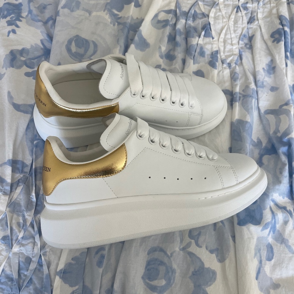 NWOT Alexander McQueen sneakers
